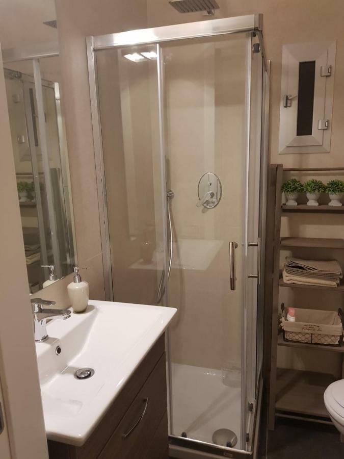נאפולי Home "Suite" Home מראה חיצוני תמונה