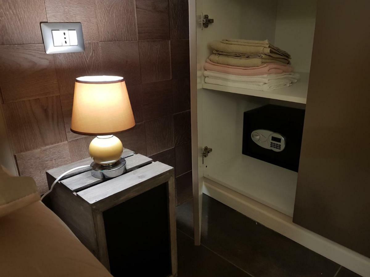 נאפולי Home "Suite" Home מראה חיצוני תמונה